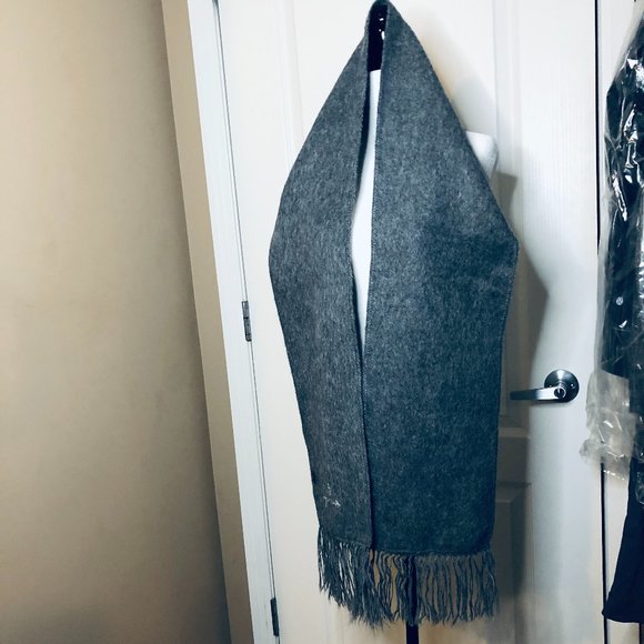 Alpaca Fringe Scarf NWOT - Picture 1 of 3